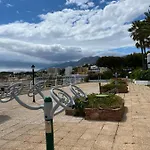 Playa La Carihuela 公寓 *